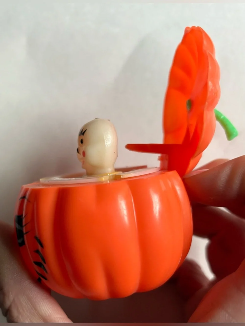 Vintage Fun World Halloween Jack-O-Lantern Pumpkin Pop Up Ghost Plastic Toy